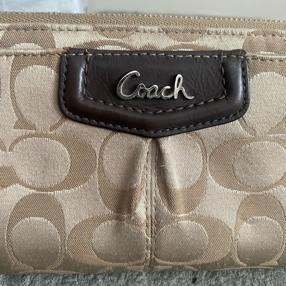 Coach Brown Vintage Signature Monogram Wristlet - Picture 4 of 12